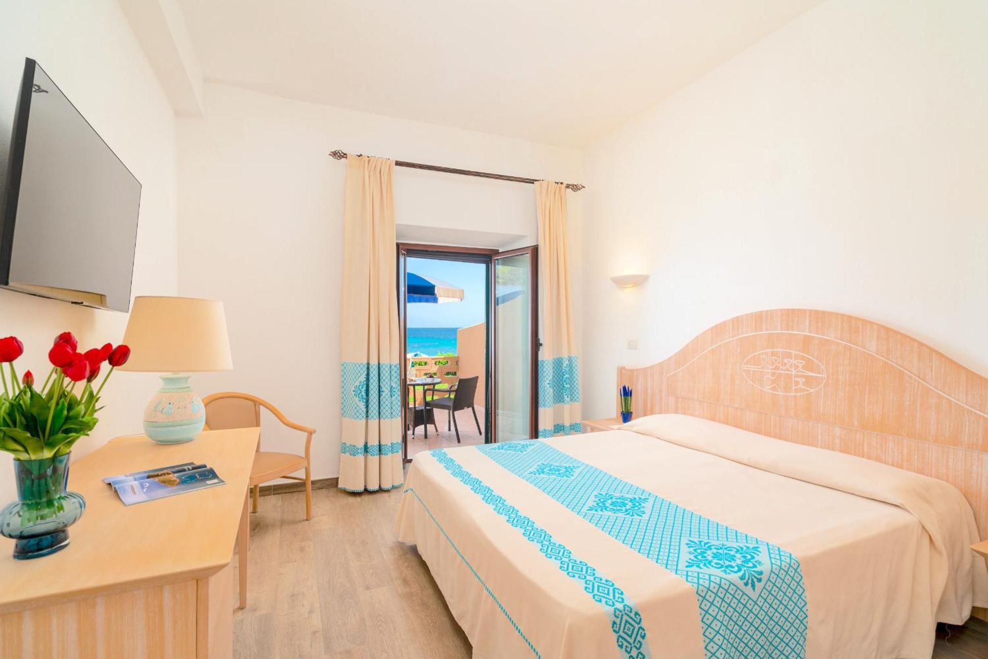 Hotel Dei Pini Fertilia Εξωτερικό φωτογραφία