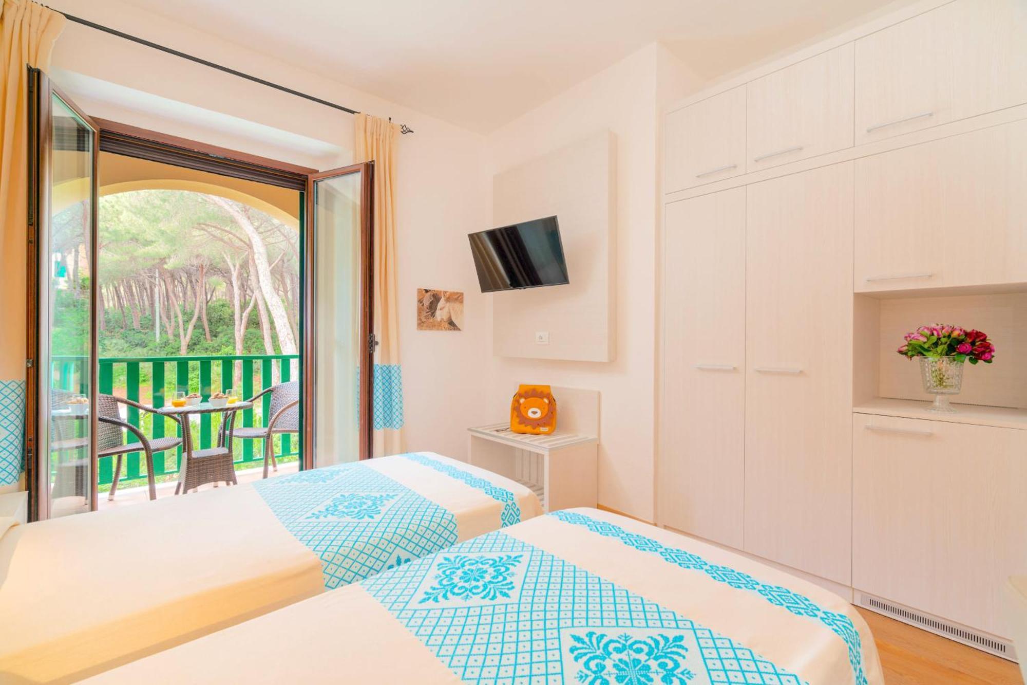 Hotel Dei Pini Fertilia Εξωτερικό φωτογραφία