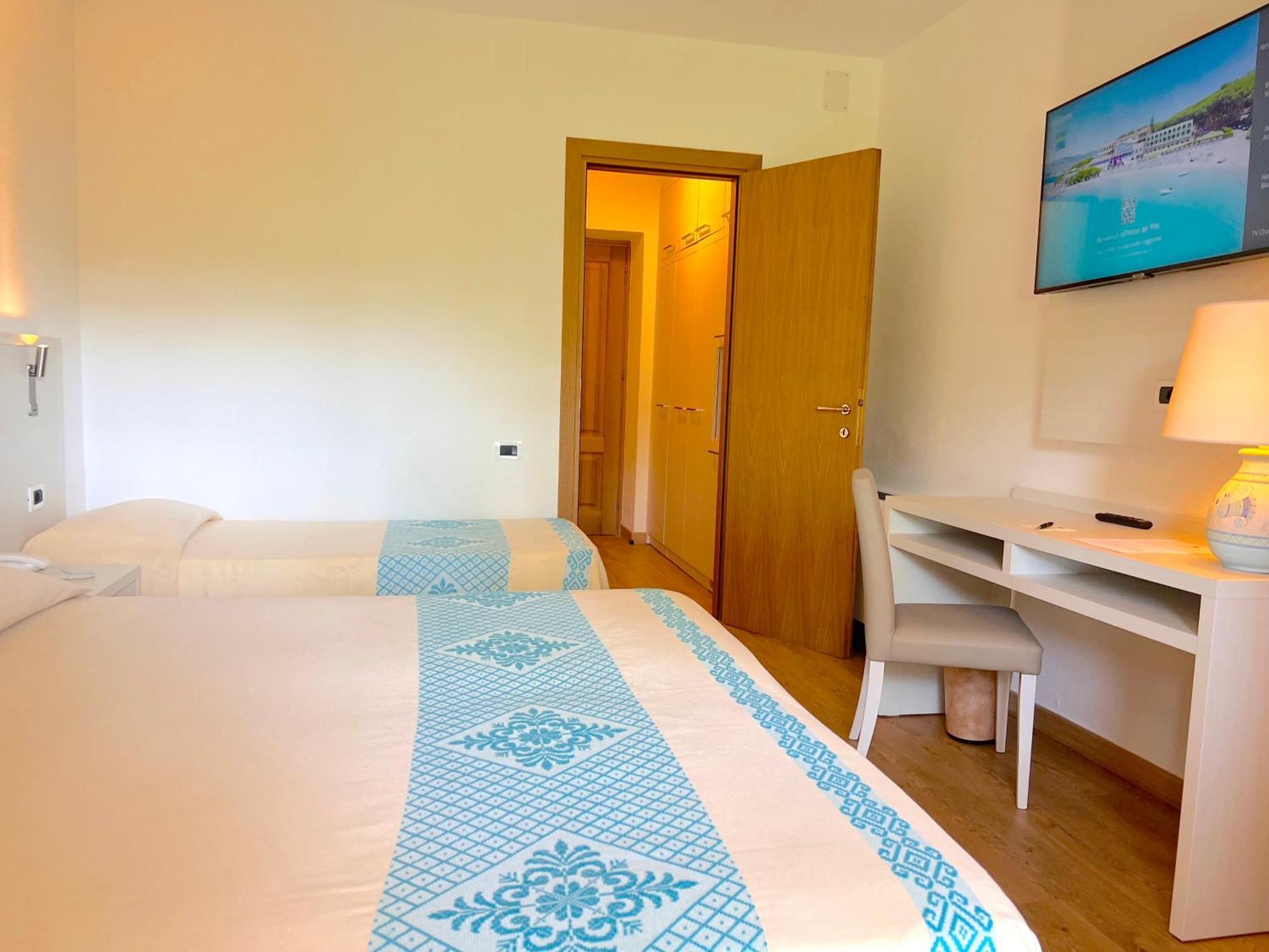 Hotel Dei Pini Fertilia Εξωτερικό φωτογραφία