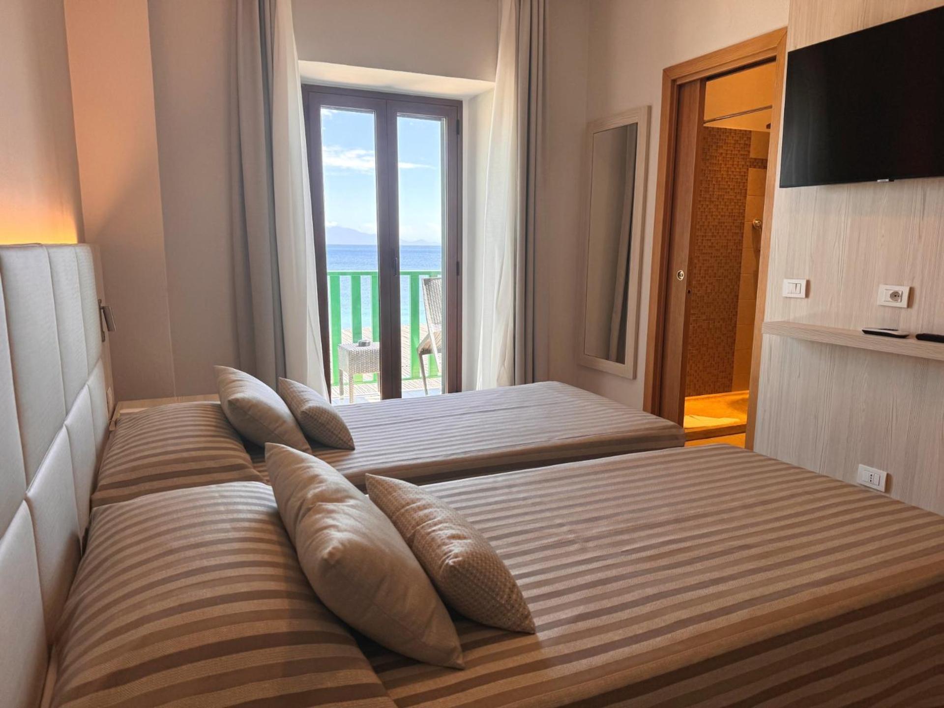 Hotel Dei Pini Fertilia Εξωτερικό φωτογραφία